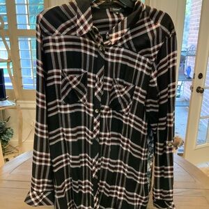 XL Tolani Tunic Shirt in Black/White/Red Plaid and Flowered Back